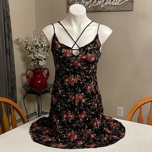 American Eagle Outfitters Black with a Flower Pattern Summer Dress - Size S